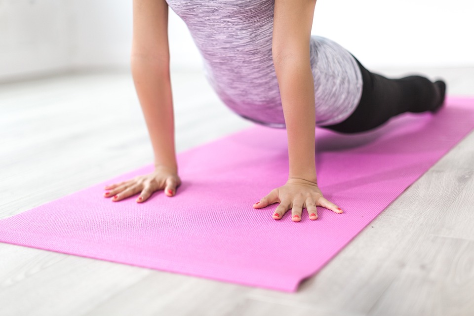 Cvičení na protažení zad - Exercise for stretching the back
